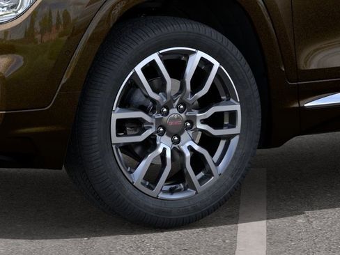 Used 2024 GMC Terrain Denali w/ Denali Premium Package image 9