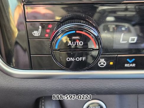 Used 2021 Nissan Rogue SL FWD image 25