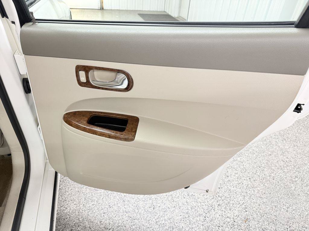 Used 2006 Buick LaCrosse CXL w/ Chrome Appearance Package FWD image 25