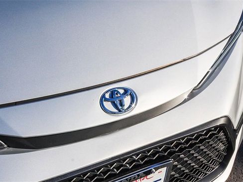 Used 2021 Toyota Corolla SE w/ Carpet Mat Package (TMS) image 17