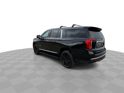 Used 2022 GMC Yukon XL SLT w/ SLT Premium Package image 6