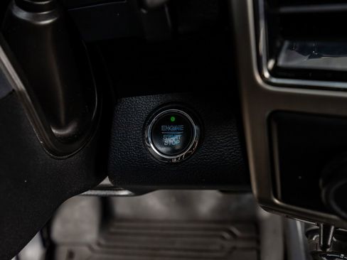 Used 2022 Ford F450 Platinum w/ FX4 Off-Road Package image 21