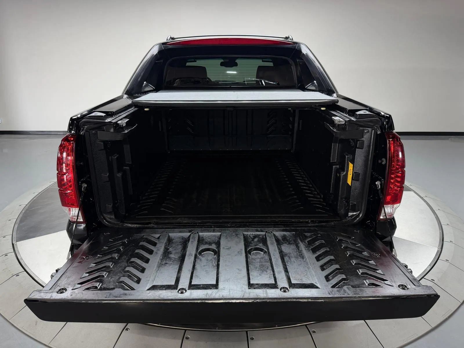 Used 2008 Cadillac Escalade EXT AWD/4WD image 13