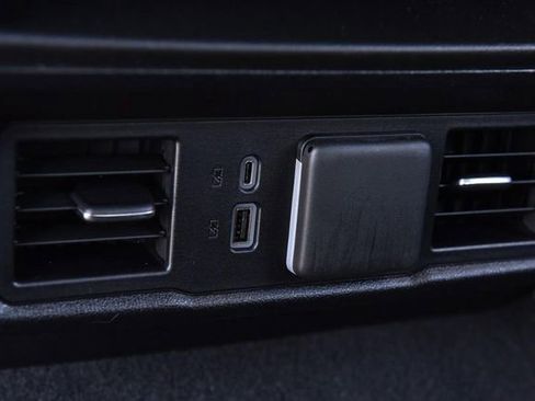 Used 2025 GMC Sierra 1500 SLT image 21