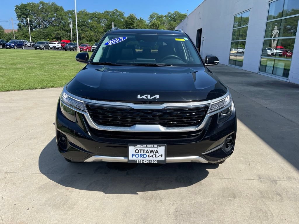 Used 2023 Kia Seltos EX AWD/4WD image 3