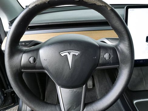 Used 2022 Tesla Model Y Long Range AWD/4WD image 8
