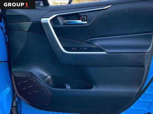 Used 2020 Toyota RAV4 XLE w/ Convenience Package image 23