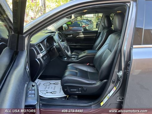 Used 2019 Toyota Highlander SE AWD/4WD image 22