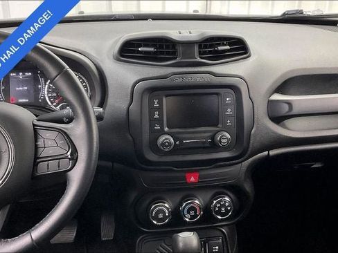 Used 2017 Jeep Renegade Altitude FWD image 6