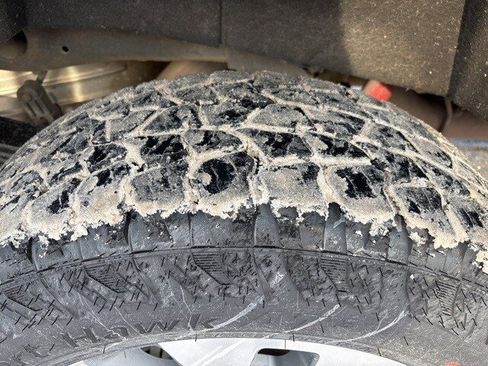 Used 2022 Chevrolet Silverado 2500 LT w/ Convenience Package image 9