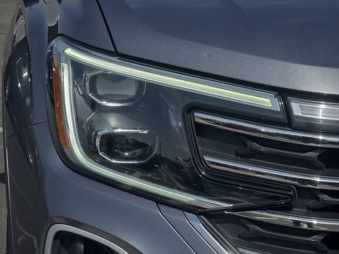 Used 2025 Volkswagen Atlas SE AWD/4WD image 7