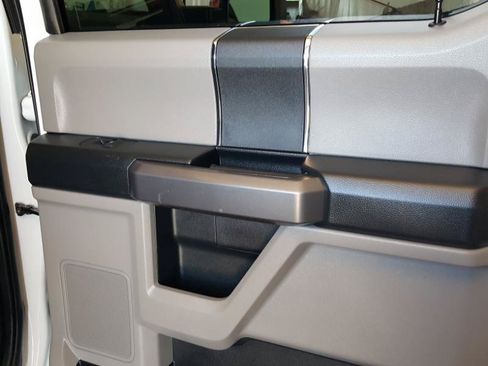Used 2021 Ford F250 XLT Pickup 4D 6 3/4 ft AWD/4WD image 25