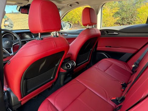 Used 2019 Alfa Romeo Stelvio Ti w/ Nero Edizione image 28