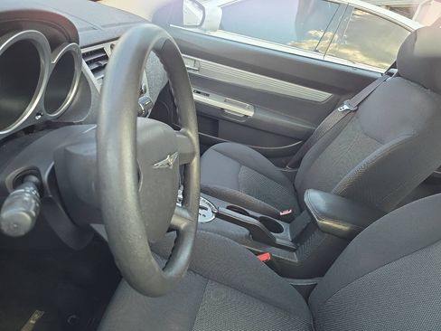 Used 2009 Chrysler Sebring Touring FWD image 5