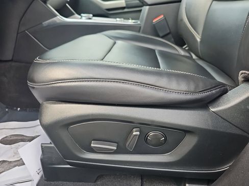 Used 2023 Ford Explorer XLT w/ Equipment Group 202A AWD/4WD image 34