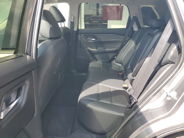 Certified 2025 Nissan Rogue SL w/ SL Premium Package FWD image 32