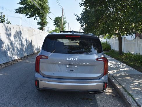Used 2025 Kia Telluride S FWD image 6