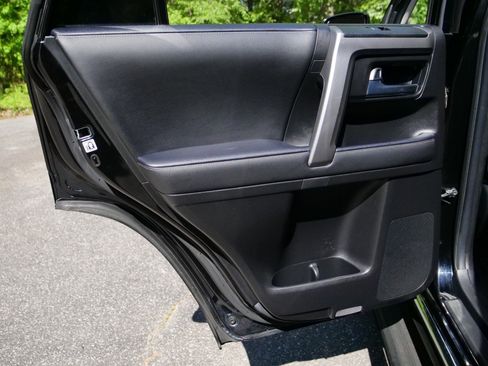 Used 2023 Toyota 4Runner Limited AWD/4WD image 28