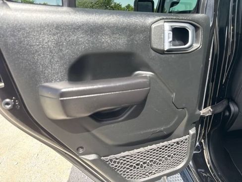 Used 2020 Jeep Wrangler Unlimited Sport S AWD/4WD image 23