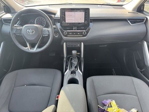 Used 2022 Toyota Corolla Cross LE image 13