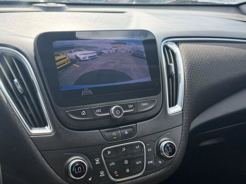 Used 2020 Chevrolet Malibu LT FWD image 12