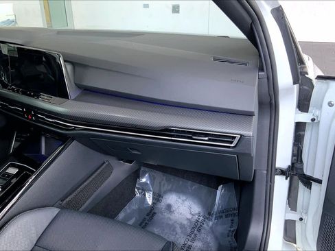 Used 2024 Volkswagen Golf R image 19