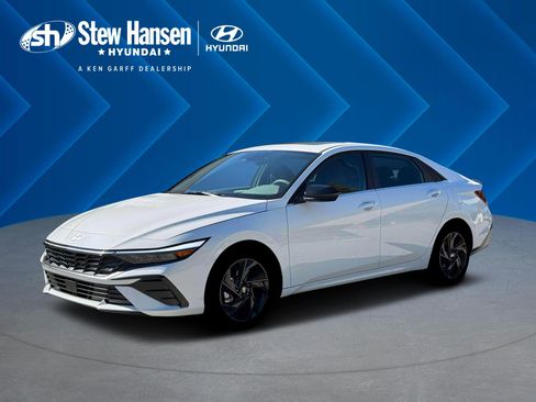 New 2026 Hyundai Elantra SEL Sport FWD image 2