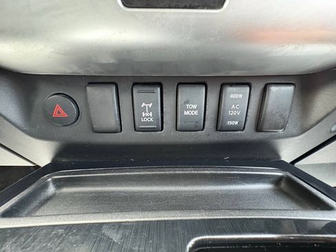 Used 2015 Nissan Titan PRO-4X AWD/4WD image 19