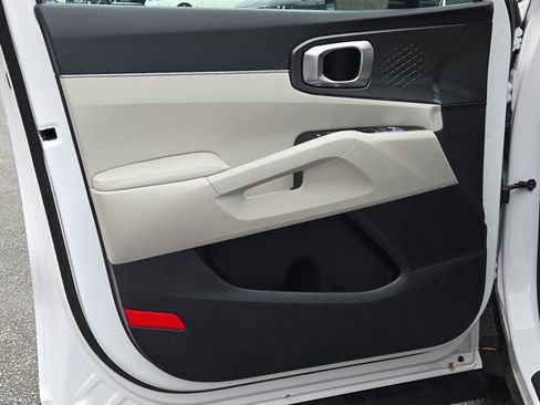 Certified 2025 Kia Sorento S w/ Panoramic Sunroof Package FWD image 43