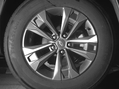 Used 2025 Chevrolet Equinox LT FWD image 15