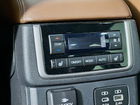 Used 2023 Subaru Ascent Touring image 28