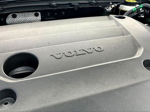 Used 2024 Volvo XC40 B5 Core AWD/4WD image 44