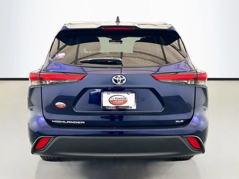 Used 2023 Toyota Highlander XLE FWD image 5