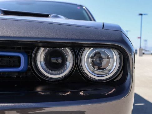 Used 2021 Dodge Challenger SXT RWD image 7