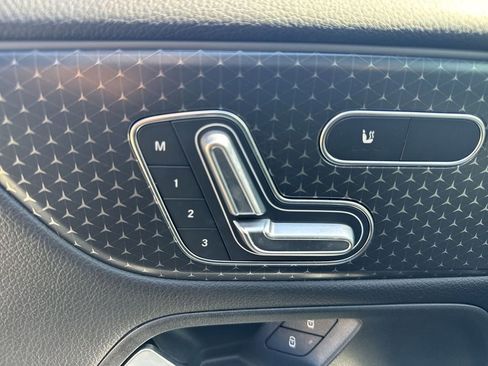 Used 2024 Mercedes-Benz GLB 250 4MATIC image 14