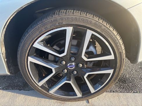 Used 2018 Volvo V60 T5 Dynamic w/ Vision Package image 13