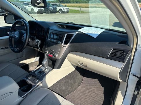 Used 2013 Subaru Outback 2.5i Premium w/ All-Weather Pkg AWD/4WD image 24