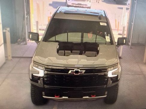 Used 2024 Chevrolet Silverado 1500 ZR2 w/ Technology Package AWD/4WD image 11