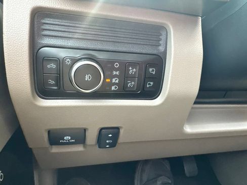 Used 2025 Ford F450 Platinum w/ Platinum Plus Package AWD/4WD image 29