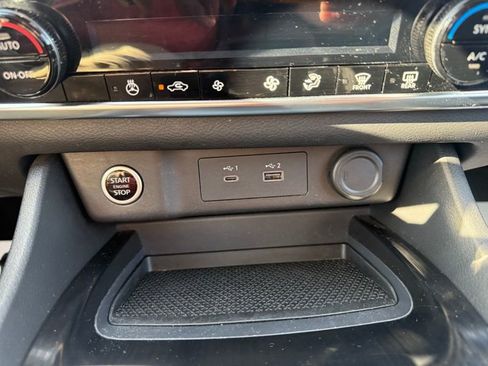 Used 2022 Nissan Rogue SV w/ SV Premium Package AWD/4WD image 28