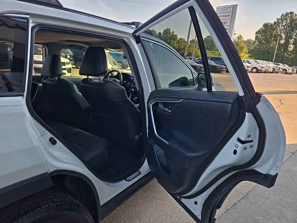 Used 2019 Toyota RAV4 Limited w/ Cold Weather Package AWD/4WD image 78