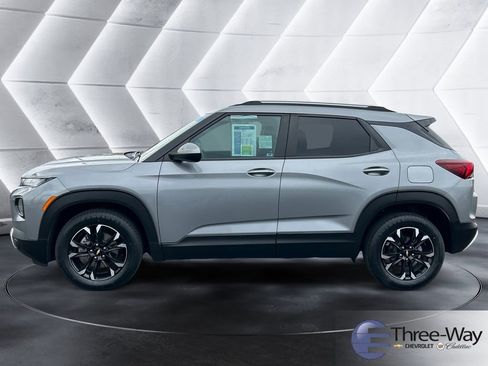 Certified 2023 Chevrolet TrailBlazer LT FWD image 2