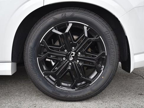 New 2026 INFINITI QX80 4WD w/ Sport Exterior Package image 37