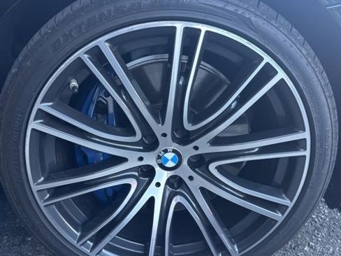 Used 2020 BMW M550i xDrive w/ Executive Package image 9