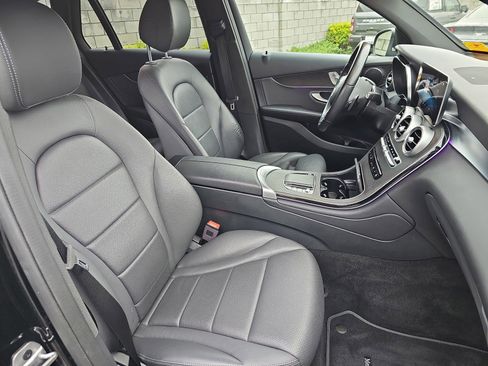 Used 2022 Mercedes-Benz GLC 300 image 9