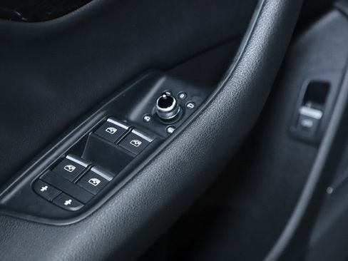 Used 2019 Audi Q7 3.0T Prestige w/ Prestige Package image 31