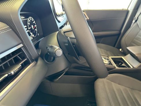 New 2025 Mitsubishi Outlander SE image 43