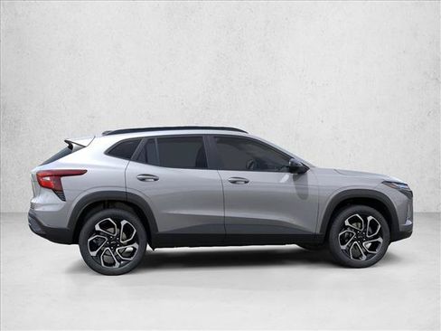 New 2026 Chevrolet Trax RS w/ Sunroof Package FWD image 6