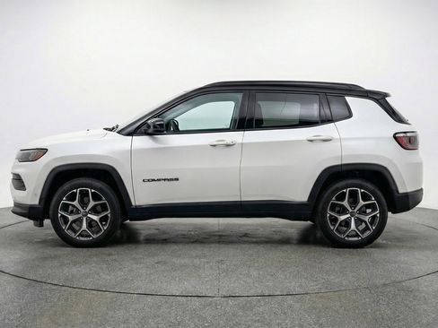 Used 2025 Jeep Compass Limited AWD/4WD image 5