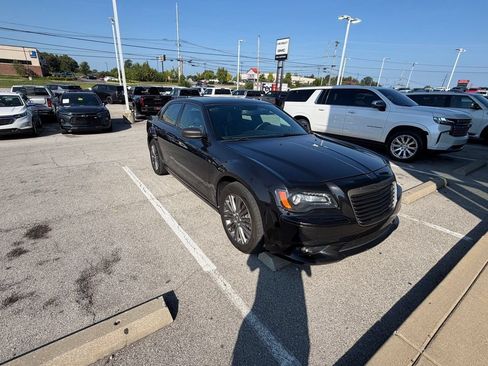 Used 2014 Chrysler 300 C AWD/4WD image 7